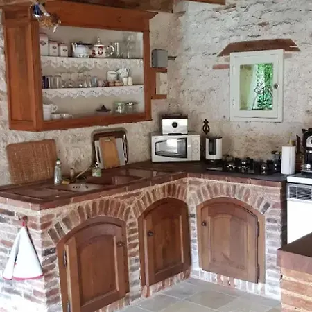 Maison Charmante Avec Piscine Partagee A Montaigu-de-Quercy
