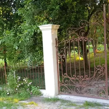 Maison Charmante Avec Piscine Partagee A Montaigu-de-Quercy