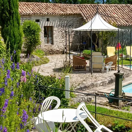 Maison Charmante Avec Piscine Partagée à * Montaigu-de-Quercy
