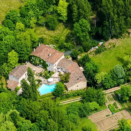 Maison Charmante Avec Piscine Partagée à Casa vacanze *