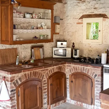 Casa vacanze Maison Charmante Avec Piscine Partagée à Montaigu-de-Quercy