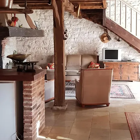 Maison Charmante Avec Piscine Partagée à * Montaigu-de-Quercy